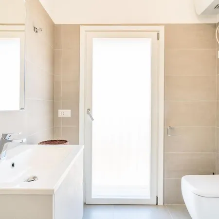 Daire Gio' - 200 Mt From The - Ac